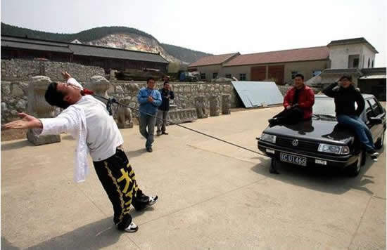 Самое длинное перемещение авто нижними веками: Ли Дашенг